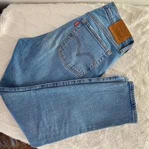 Levi's Wedgie Icon Jean Size 28